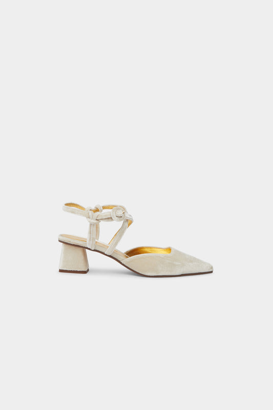 Amber Crudo Low