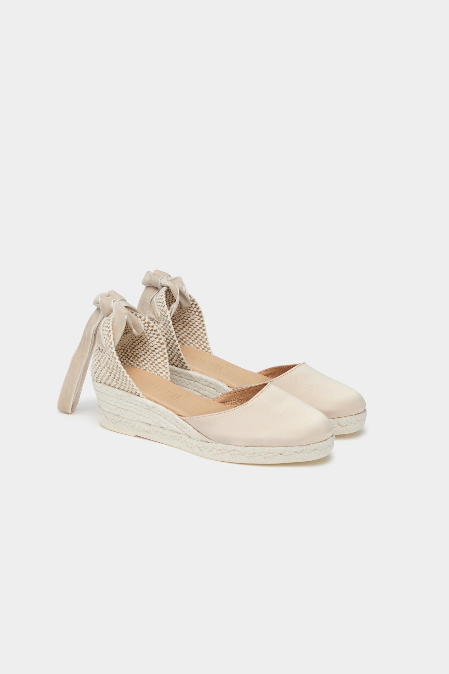 Olivia Crudo Satin Ultra Low