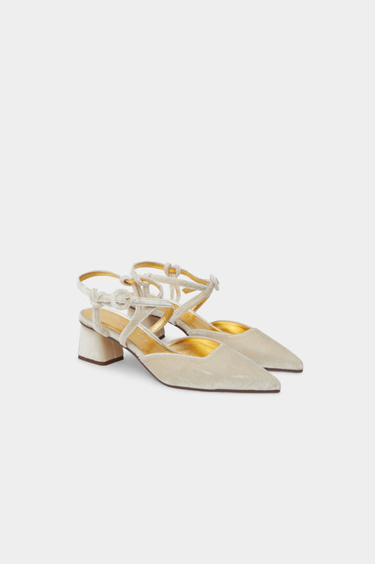 Amber Crudo Low