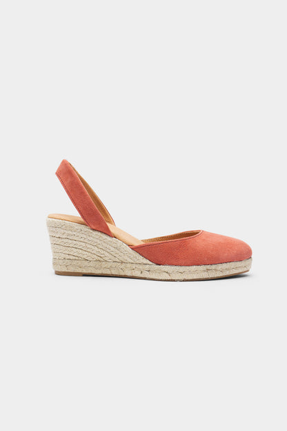 Victoria Mandoria Low